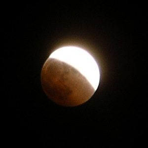 2004-10-27_20-48-51_Lunar-eclipse_004.jpg