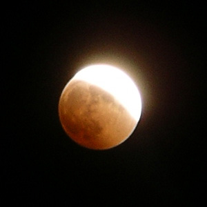 2004-10-27_20-53-25_Lunar-eclipse_013.jpg