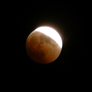 2004-10-27_20-57-39_Lunar-eclipse_017.jpg