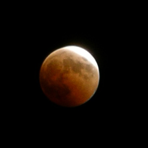 2004-10-27 21-06-22_Lunar-eclipse_031.jpg